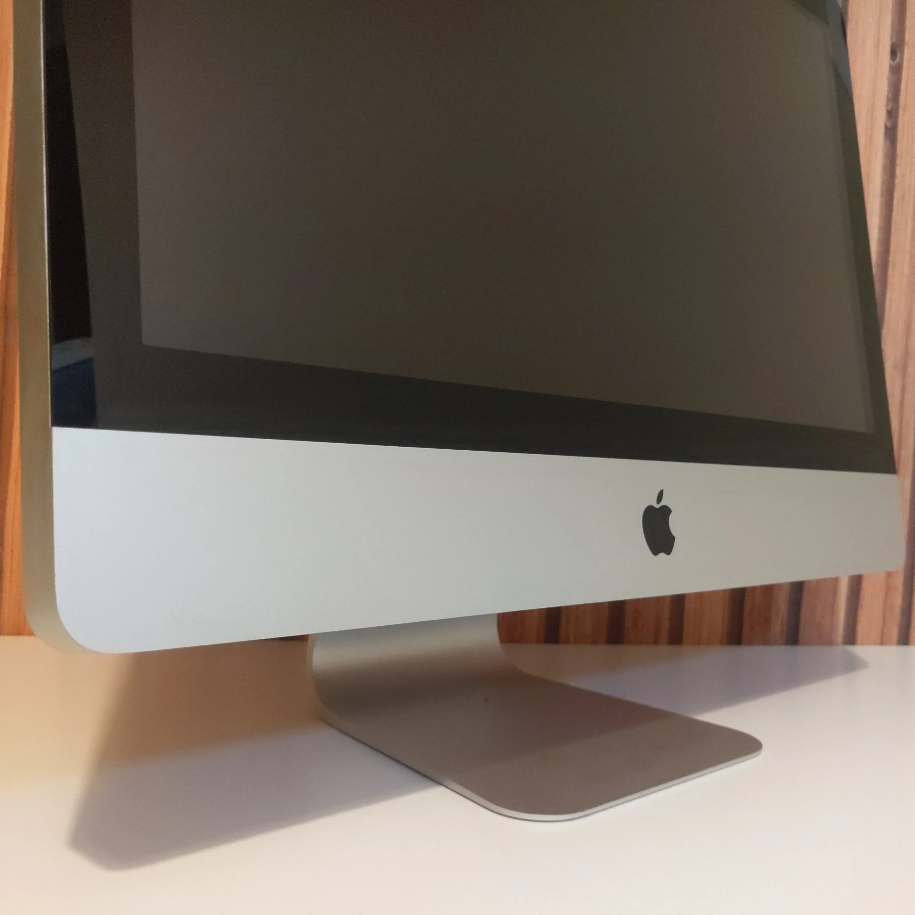 iMac 21.5" - Dual Core 3.06GHz - Image 3