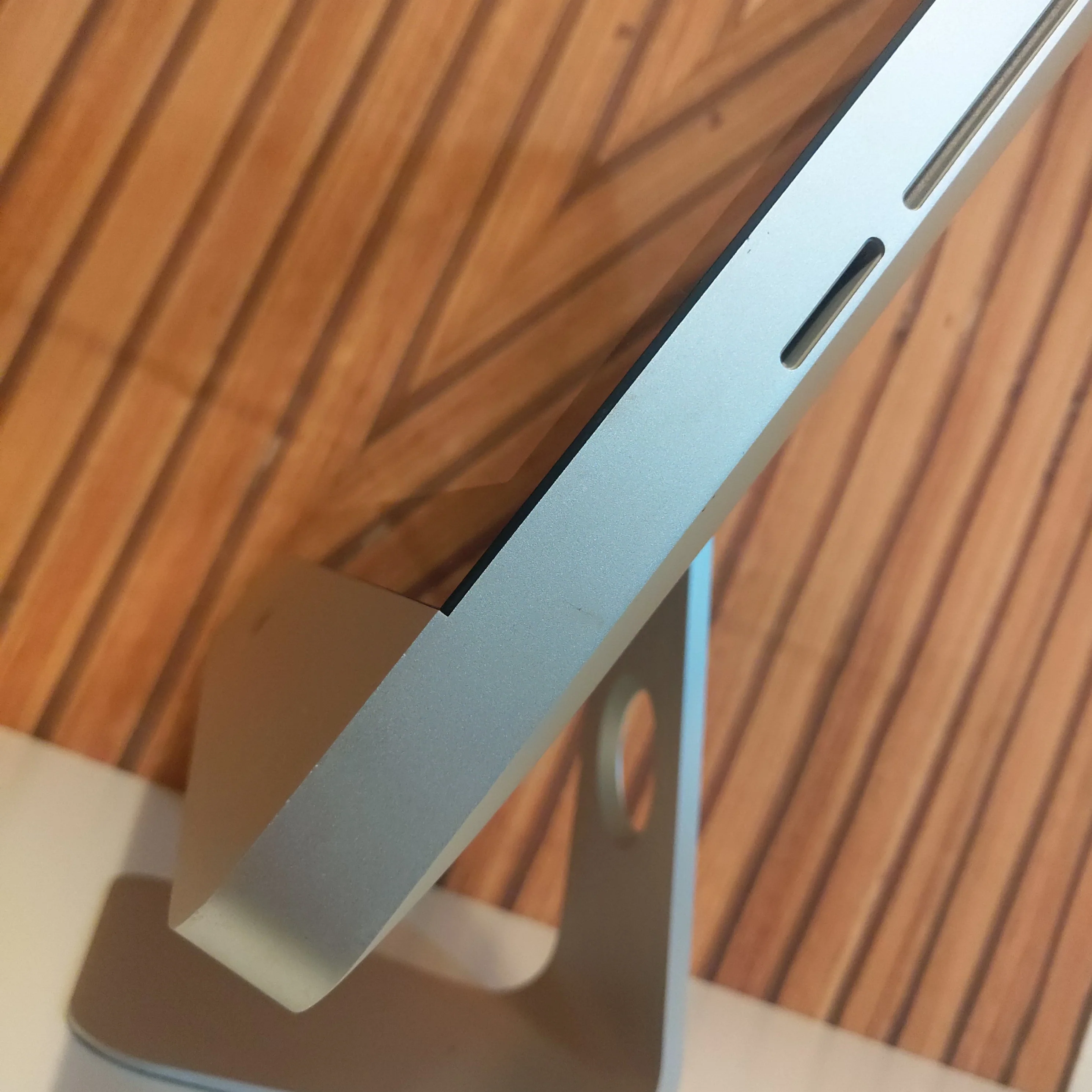 iMac 21.5" - Dual Core 3.06GHz - Image 4