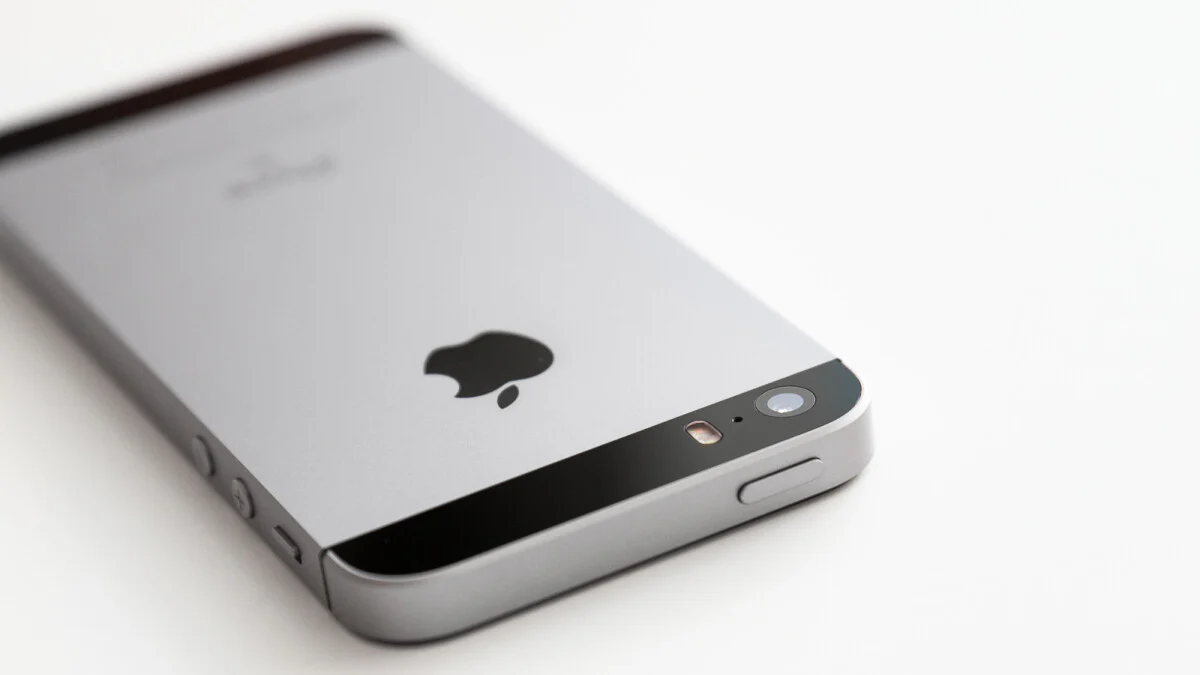 iPhone SE (1st Generation) - Image 5