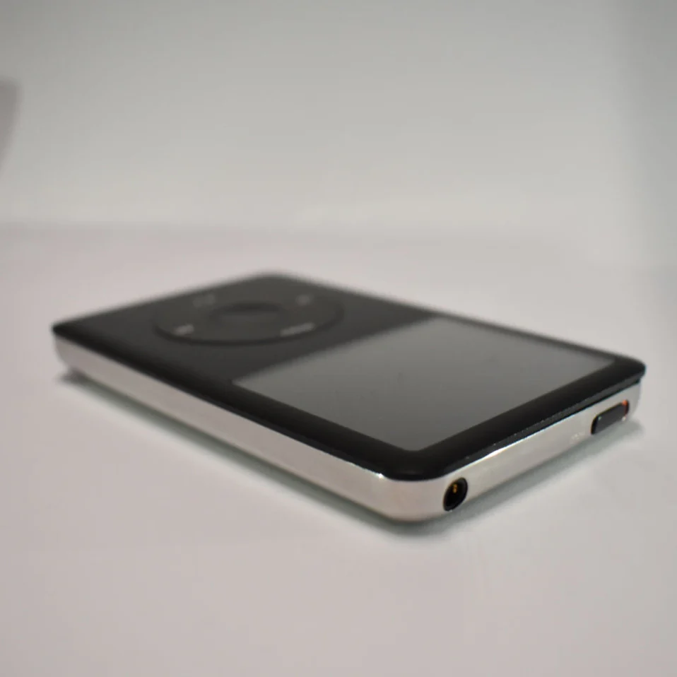 iPod classic - Black | Flash Storage and Extended Battery - Image 3