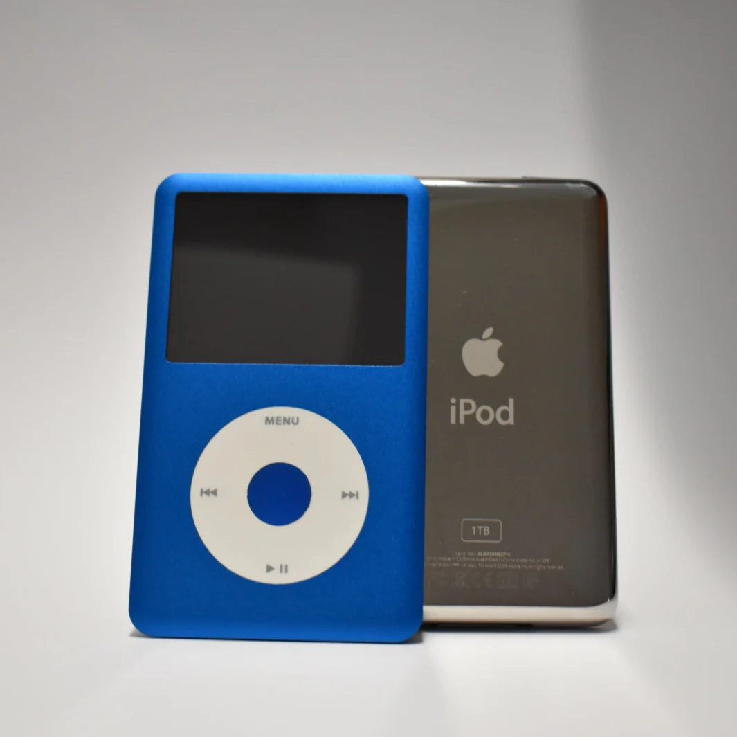 iPod classic - Blue and White | Flash Storage and Extended Battery - Image 3