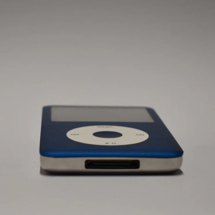 iPod classic - Blue and White | Flash Storage and Extended Battery - Image 5
