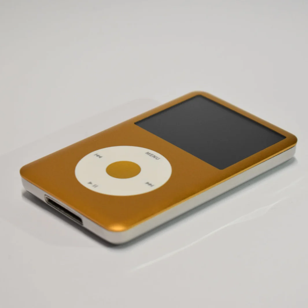 iPod classic - Gold and White | Flash Storage and Extended Battery - Image 7