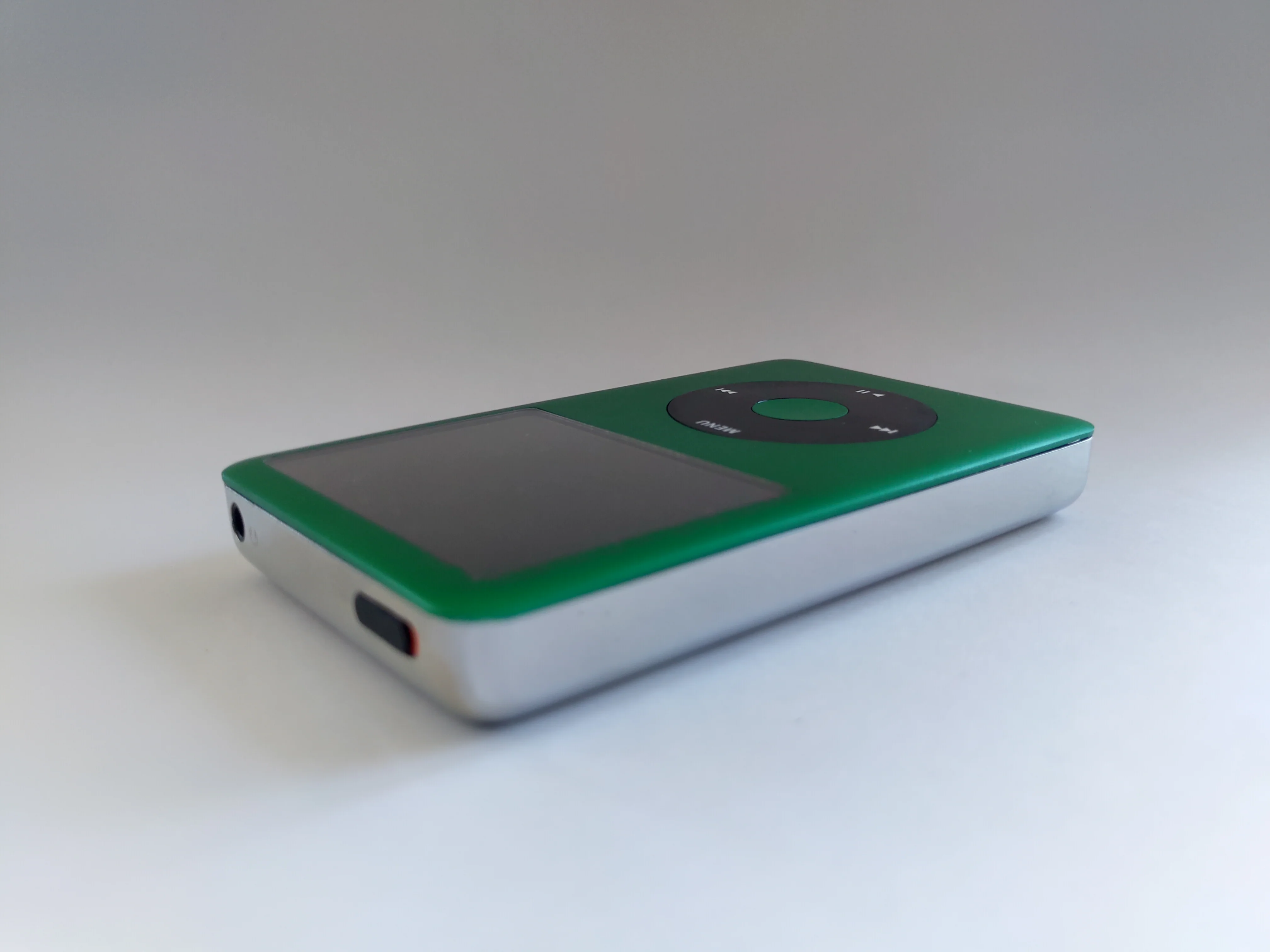 iPod classic - Green and Black | Flash Storage and Extended Battery - Image 4