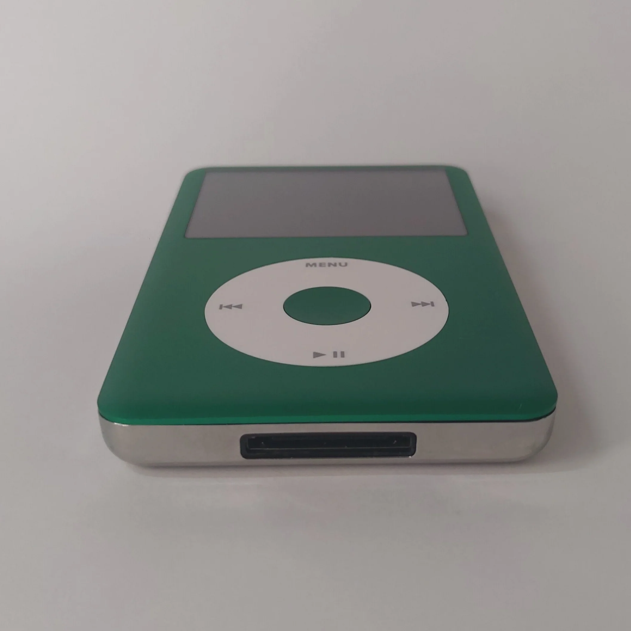iPod classic - Green and White | Flash Storage and Extended Battery - Image 3