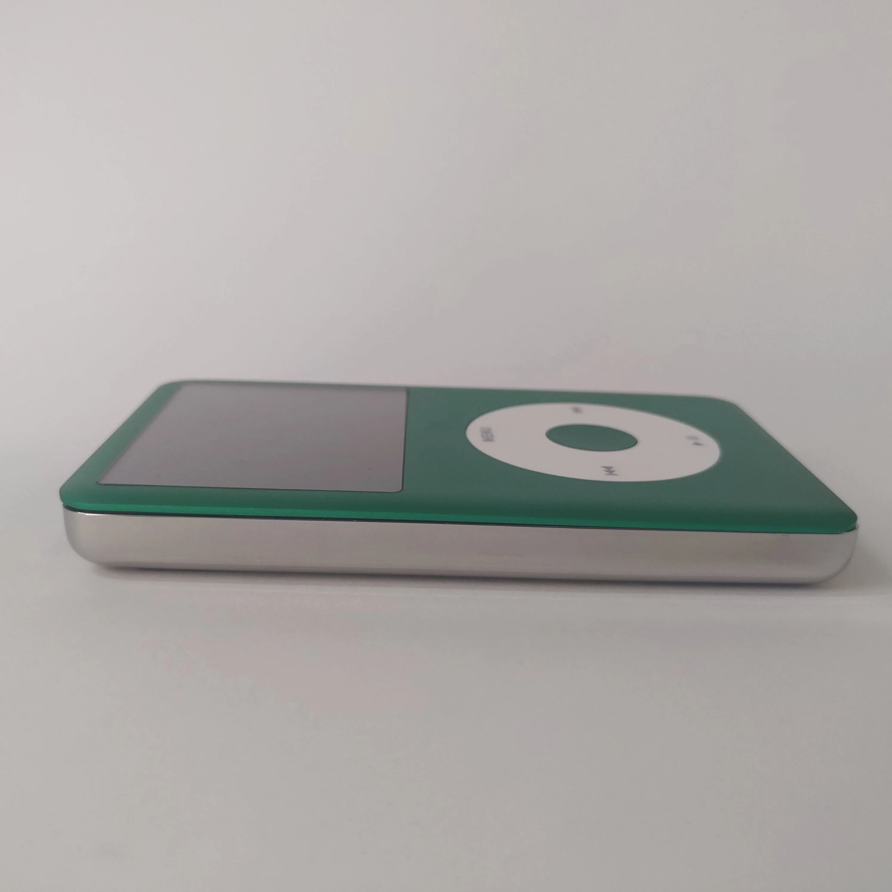 iPod classic - Green and White | Flash Storage and Extended Battery - Image 4