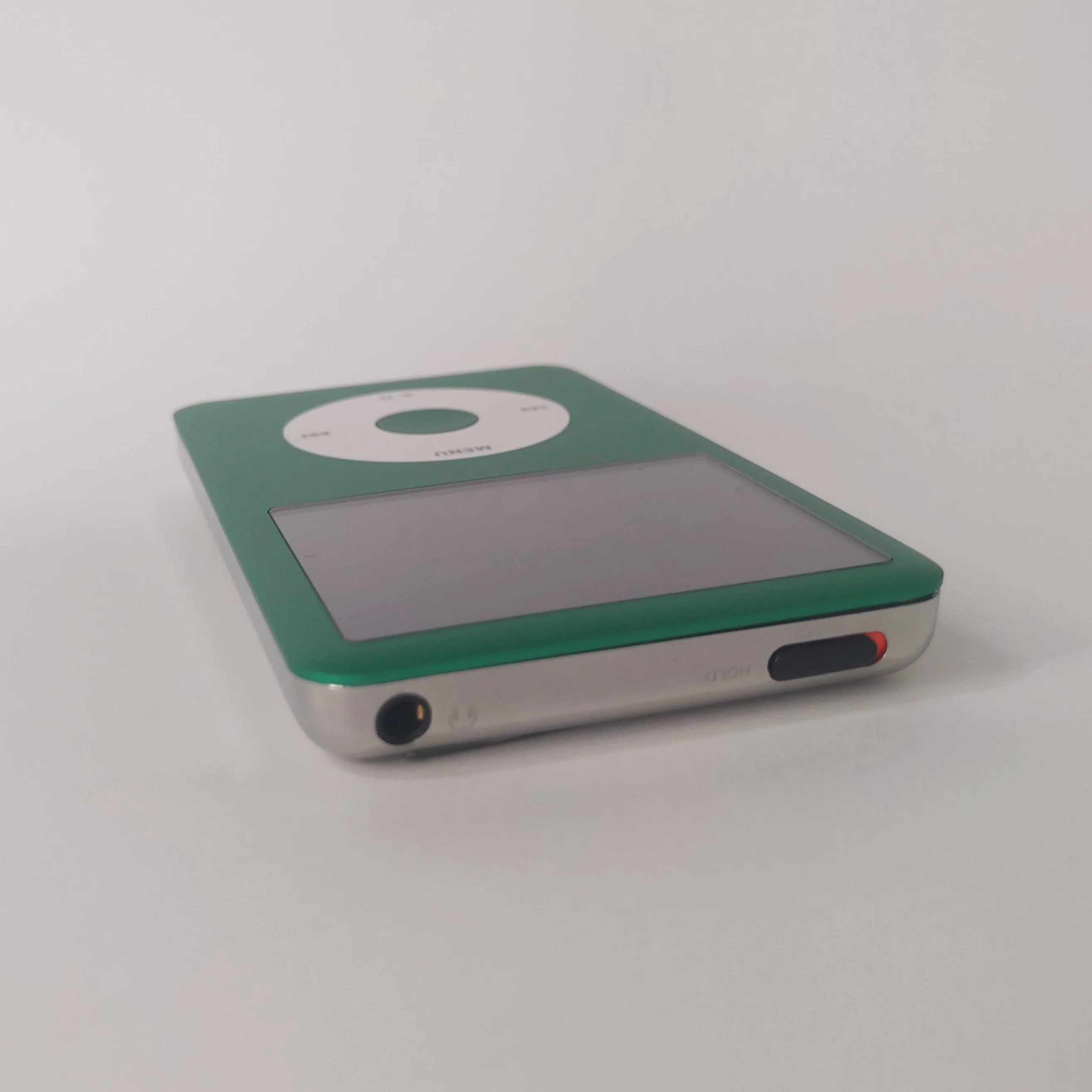 iPod classic - Green and White | Flash Storage and Extended Battery - Image 6