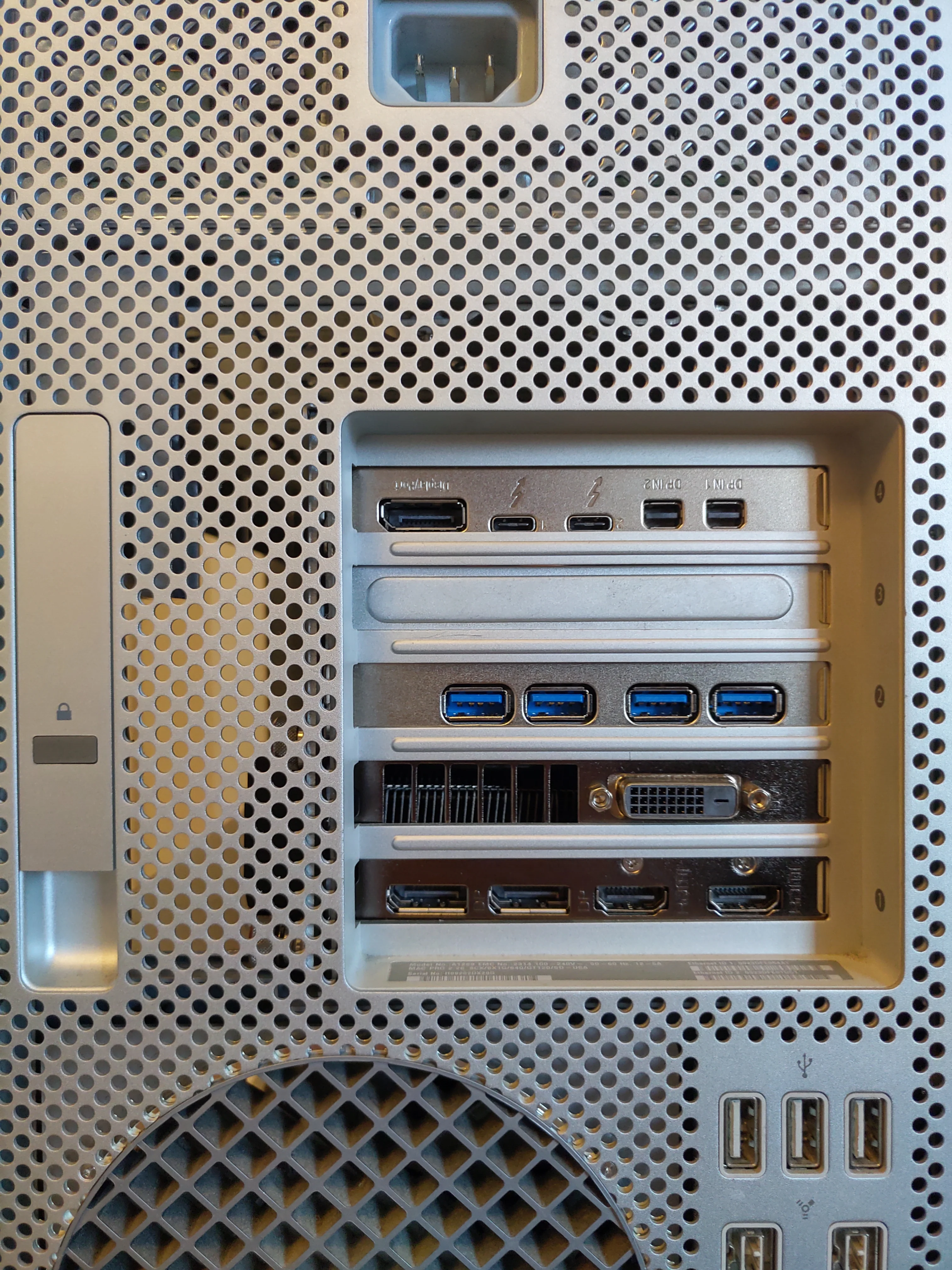 Mac Pro | 128GB RAM, RX 580 Graphics - Image 4